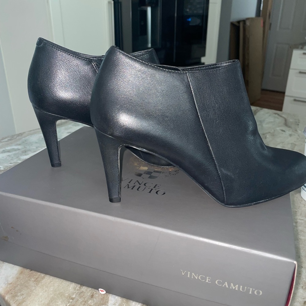 Vince Camuto black leather side zip booties